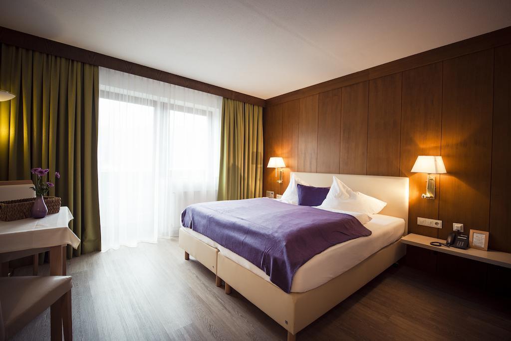 Hotel Montana — Telfes Im Stubai