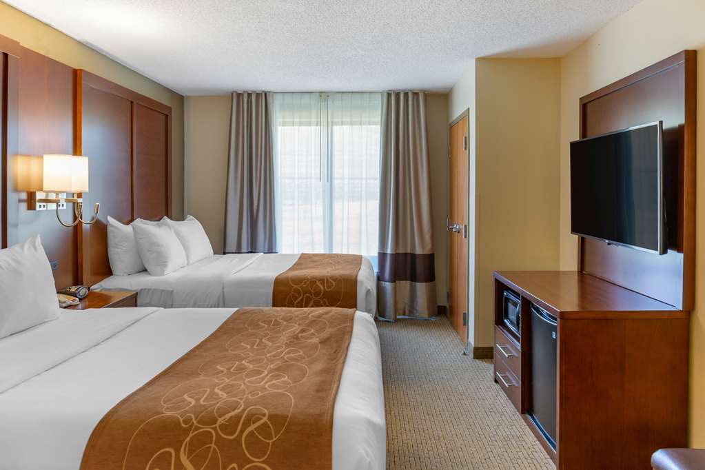 Comfort Suites Lancaster Amish Country - photo 26
