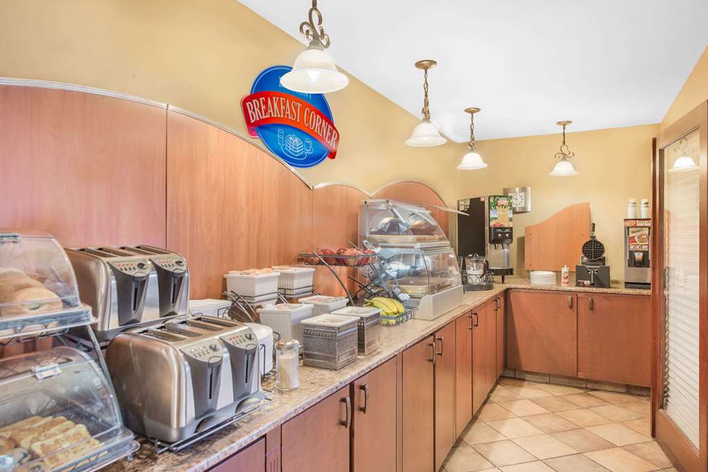 Baymont by Wyndham Litchfield - photo 24