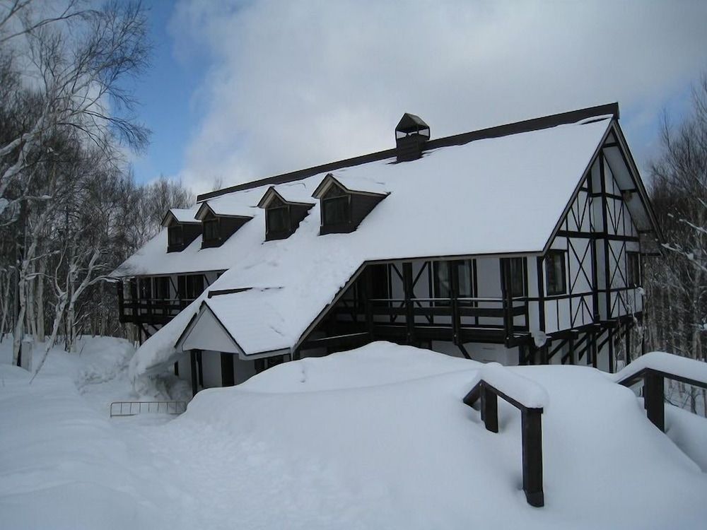 Comte des Naige - carbon neutral hotel in Unknown City