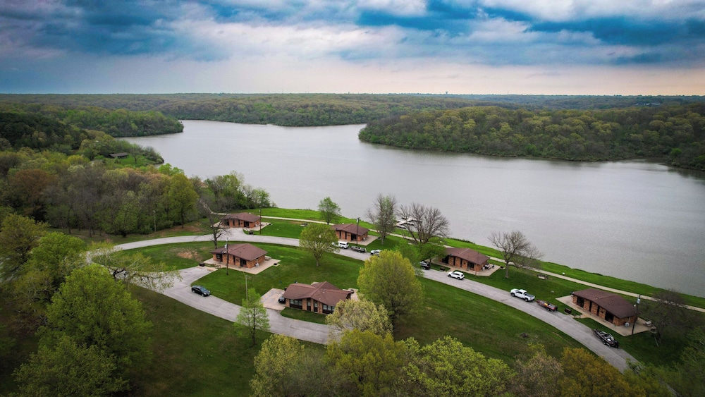 Thousand Hills — hotel in Kirksville