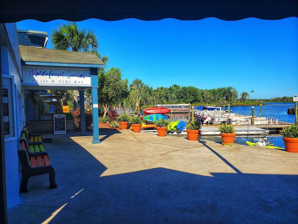 The Port Hotel & Marina - photo 19