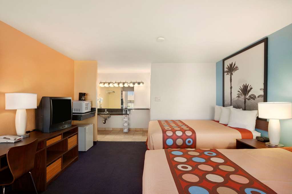 Super 8 by Wyndham Indio - photo 9