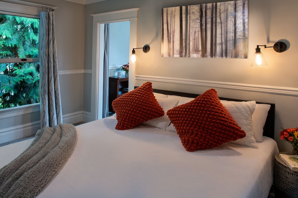 Inn at the Gorge - photo 6