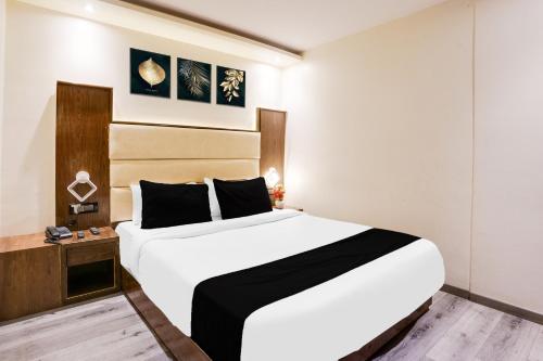 Super Collection O Andheri Near Western Express Highway