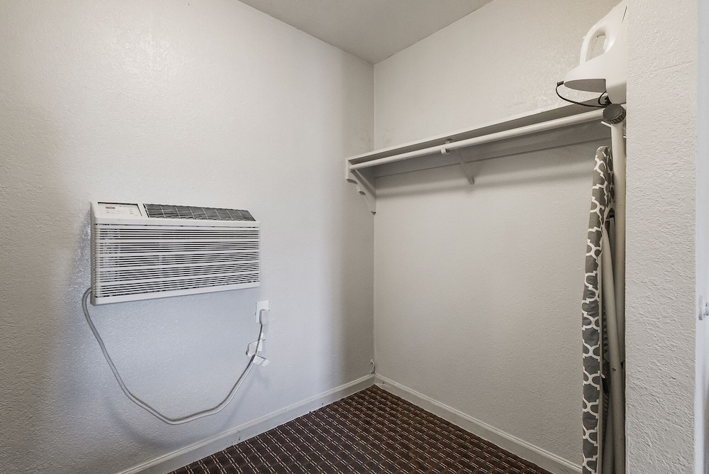 Heritage Inn Express Hayward - photo 15