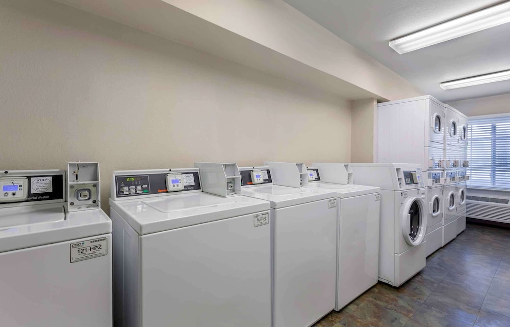 WoodSpring Suites Cleveland Avon - photo 20