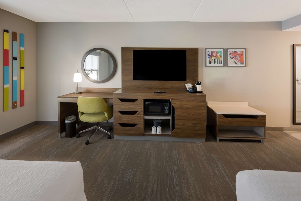 Hampton Inn & Suites Fredericksburg at Celebrate Virginia - photo 13