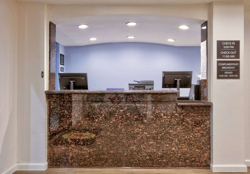 Super 8 by Wyndham Victoria TX - photo 5