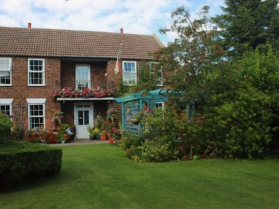 The Old Manor House @ North Somercotes — 5-Star Luxury Hotel in North Somercotes, United Kingdom