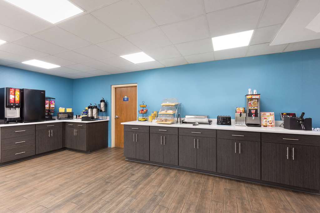 Days Inn by Wyndham Clarksville North - photo 31