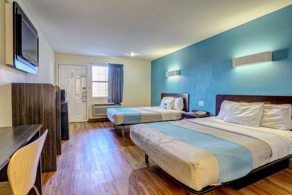 Motel 6 Dickson TN - photo 26