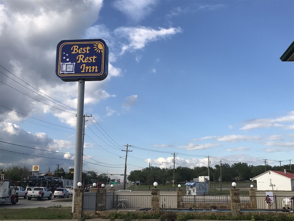 Quality Inn Three Rivers - photo 34