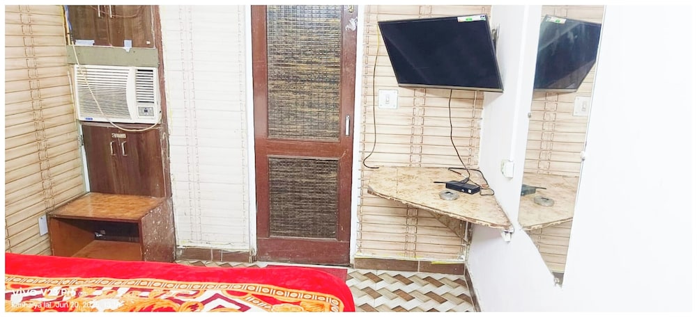 Goroomgo Meet Lucknow - carbon neutral hotel in Lucknow
