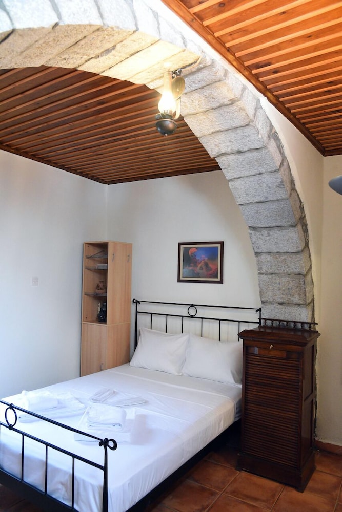 Dionh — Agios Nikolaos — photo 2