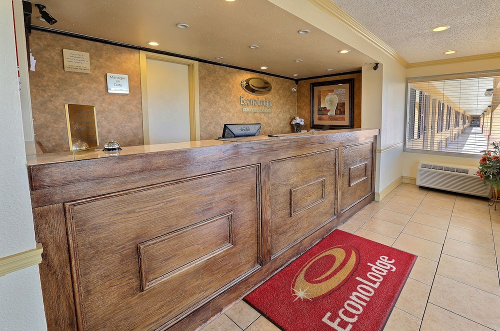 Econo Lodge McAlester - photo 5