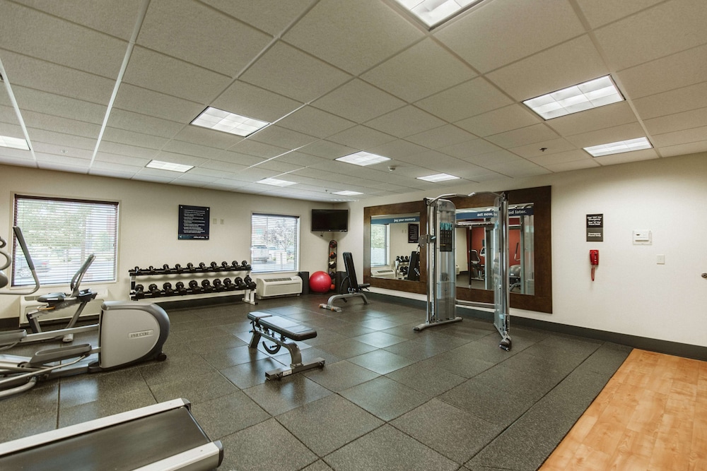 Hampton Inn Bismarck - photo 26
