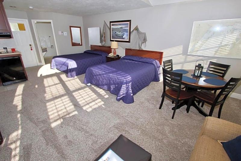 Baileys Harbor Yacht Club Resort - photo 15