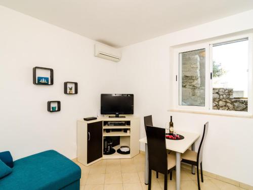 Apartment Eulalija One Bedroom Apartment with Terrace and Sea View