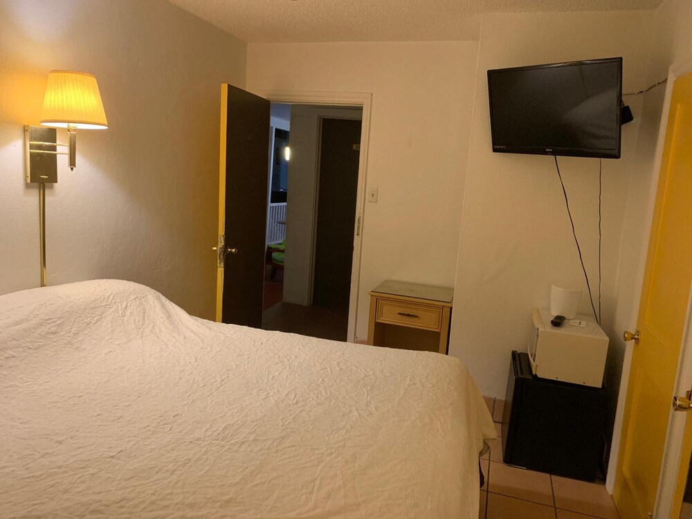Sunshine Motel - photo 12