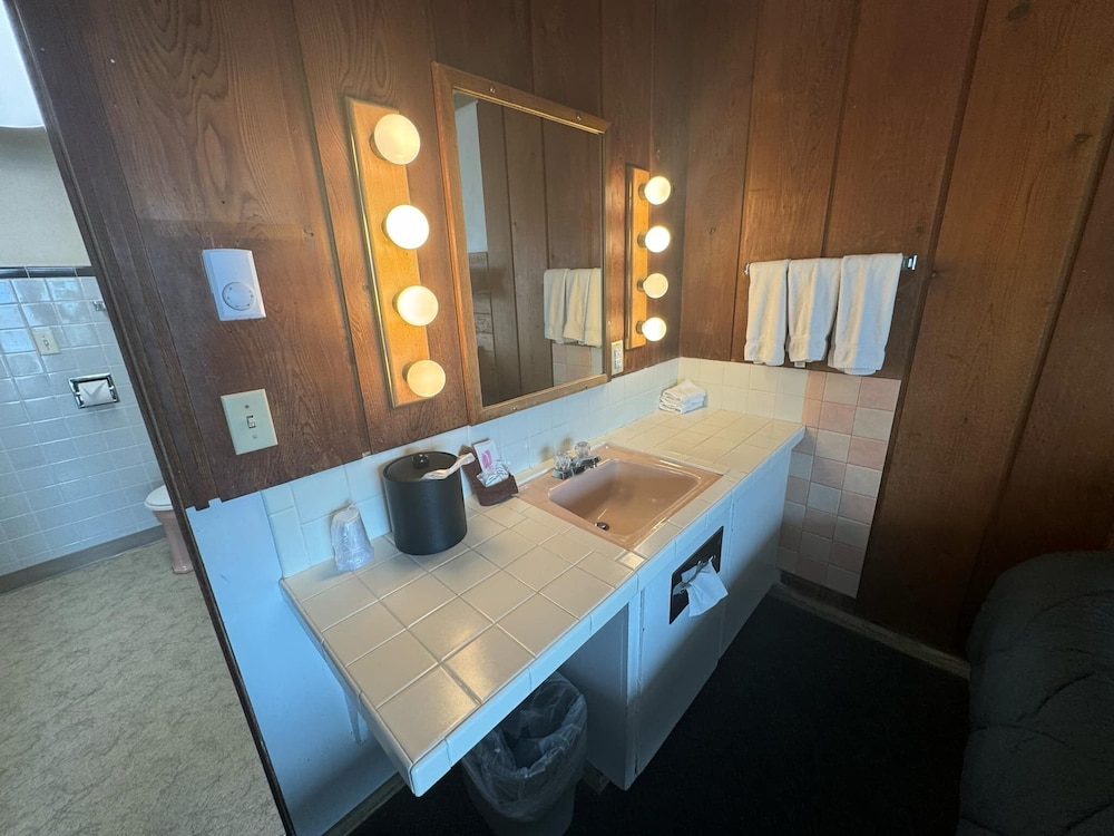 Sunset Oceanfront Lodging - photo 87
