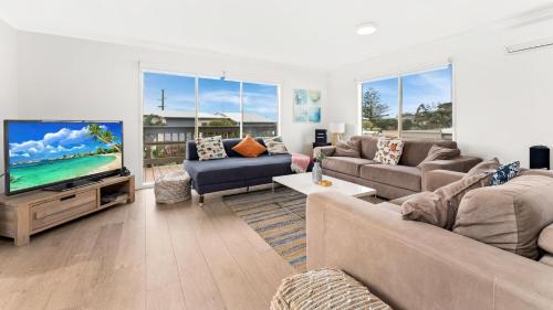 Bay Views Beach Surfing Fishing Boating — hotel in Phillip Island