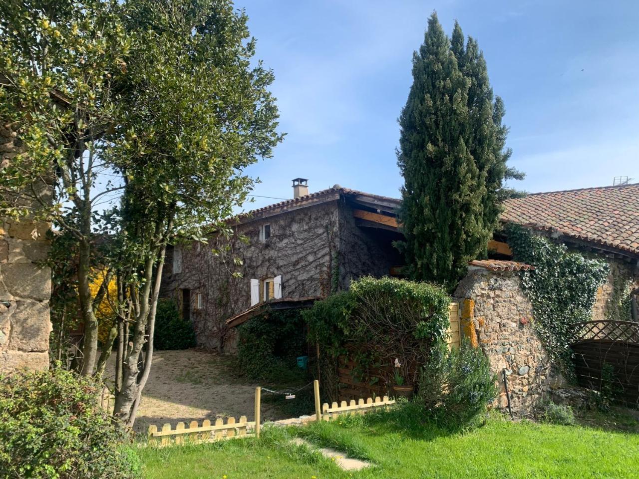 Le Gite de Buffetieres — 4-Star Luxury Hotel in Saint-Romain-De-Popey, France