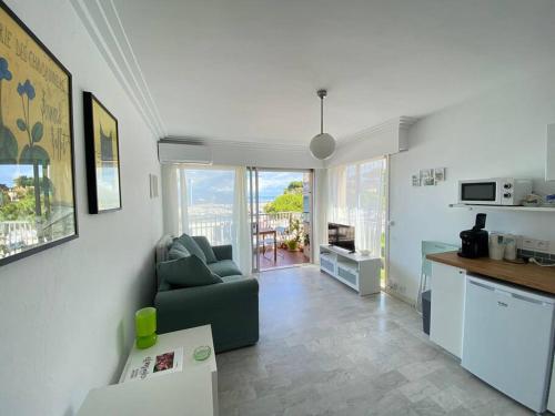 06at2 Cosy Seaside T2 Ideally Located in Antibes, France