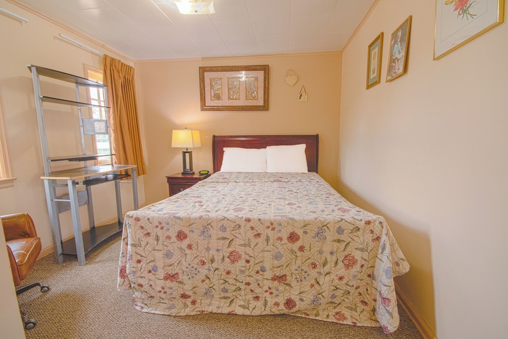 Sunflower Motel Hiawatha By OYO - photo 10
