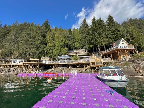 Private Ozarks Island Retreat — hotel in Agassiz