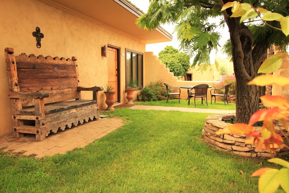 The Maverick Inn - photo 25