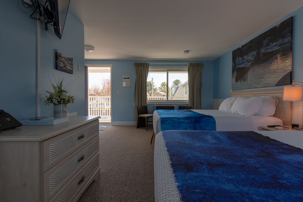 Footbridge Beach Motel - photo 39