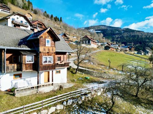 Ferienhaus Bergblick — hotel in Radenthein