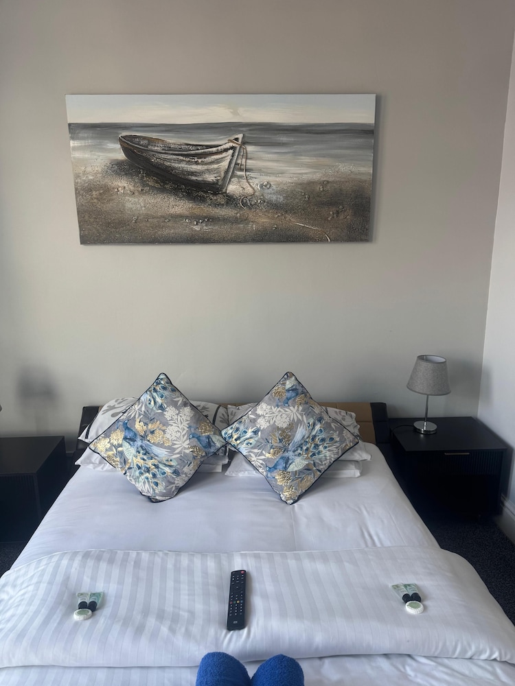 100 Pipers Hotel in Blackpool, United Kingdom