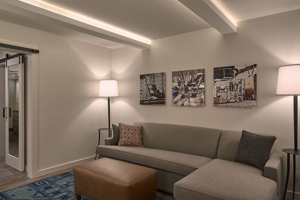 Fredericksburg Inn & Suites - photo 30