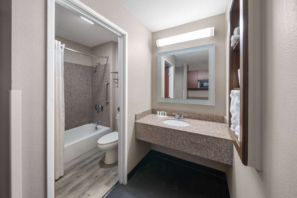 Super 8 by Wyndham Lubbock West - photo 18