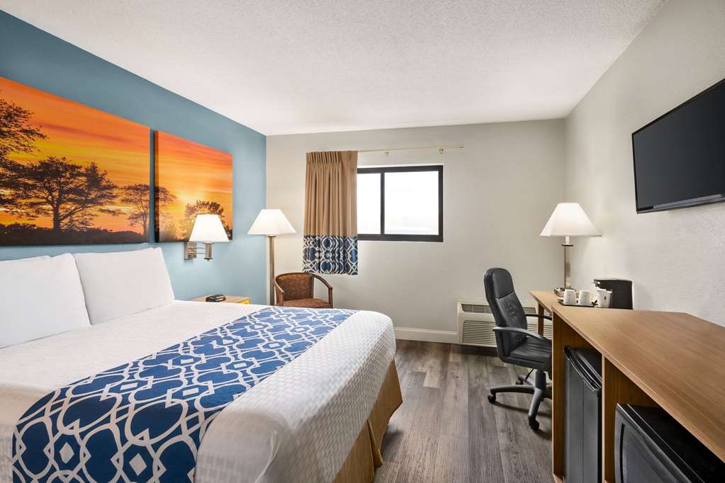 Days Inn by Wyndham Canastota Verona - photo 14