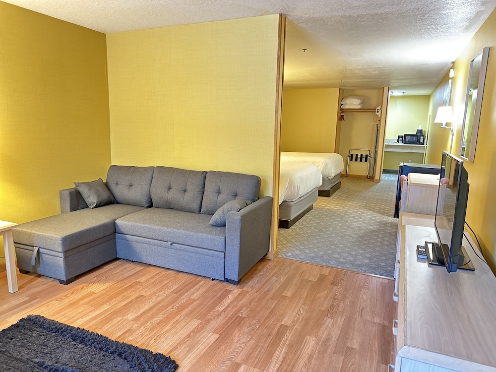 Timberland Inn & Suites - photo 62