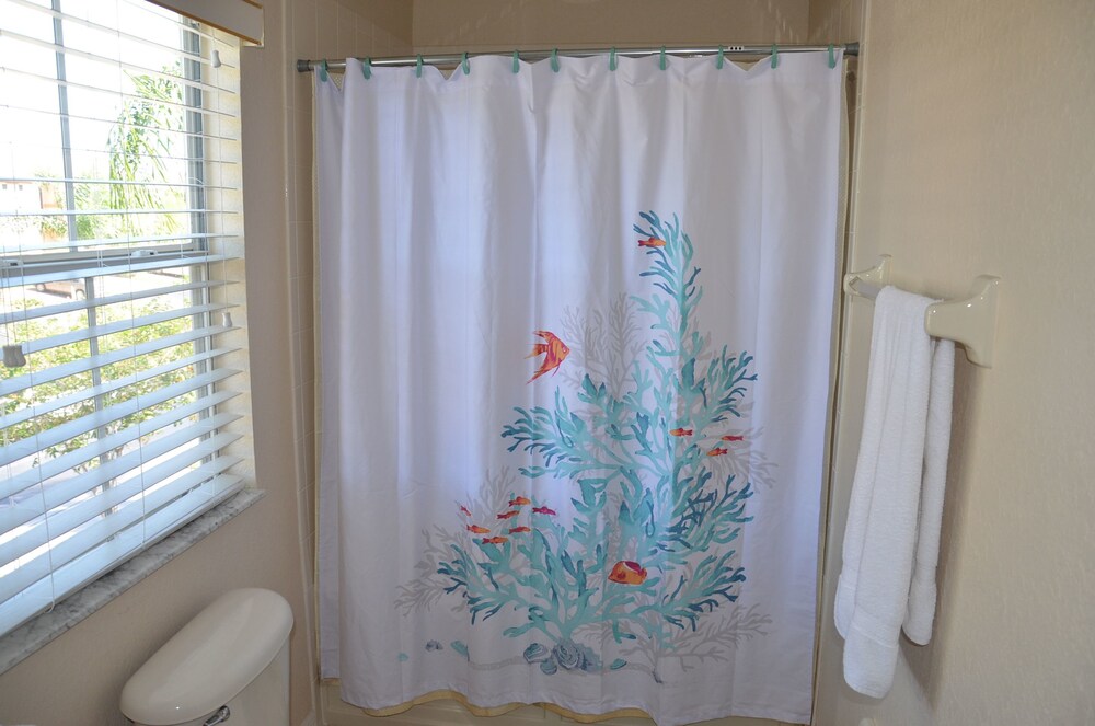 Premium 3 Bed 3 Bath Townhome - photo 13