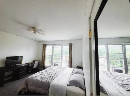 Private Room Near To Downtown Churchill Downs Uofl Airport Kentucky Expo Center — Louisville