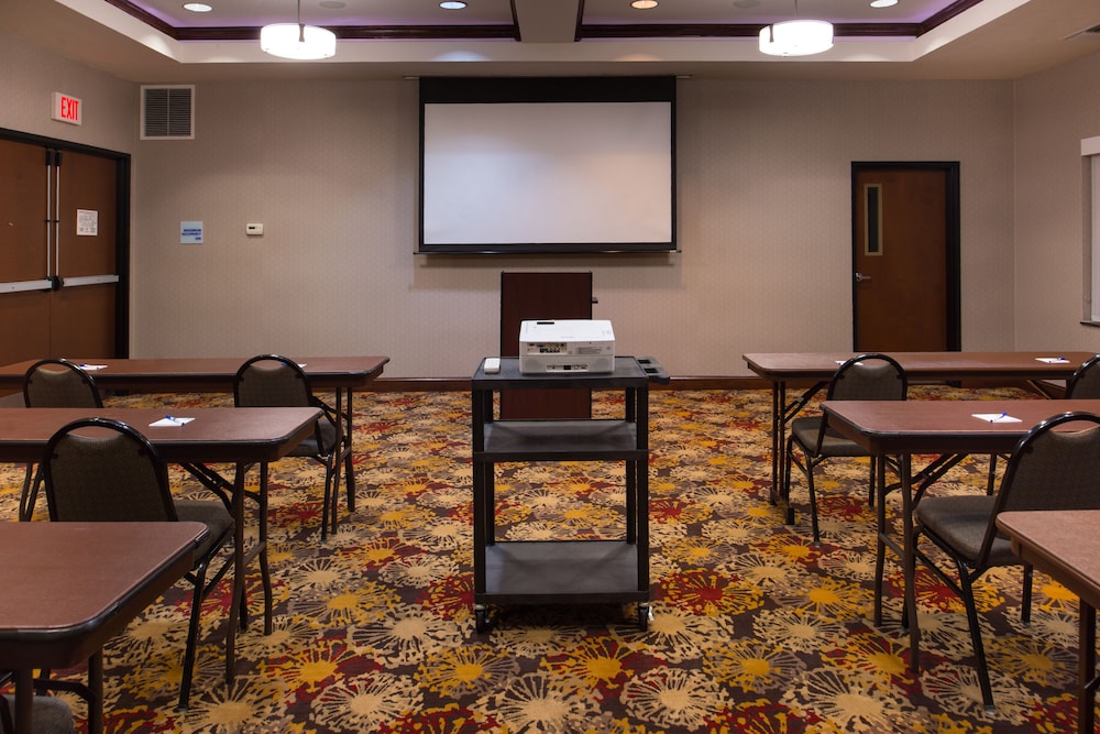 Holiday Inn Express Hotel & Suites Pittsburg by IHG - photo 69