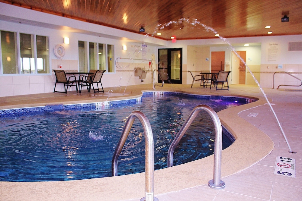 Holiday Inn Express & Suites Greenfield by IHG - photo 17