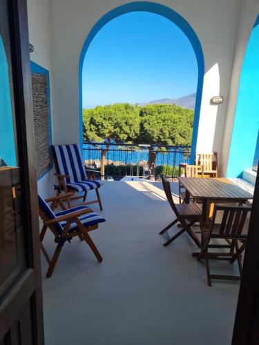 Casa dell Arco — 4-Star Luxury Hotel in Santa Marina Salina, Italy