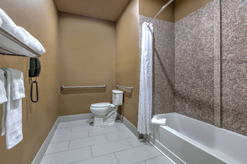 Super 8 by Wyndham Karnes City - photo 21