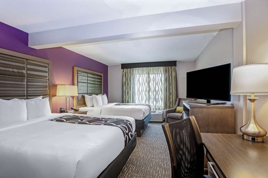 La Quinta Inn & Suites by Wyndham Kearney - photo 21