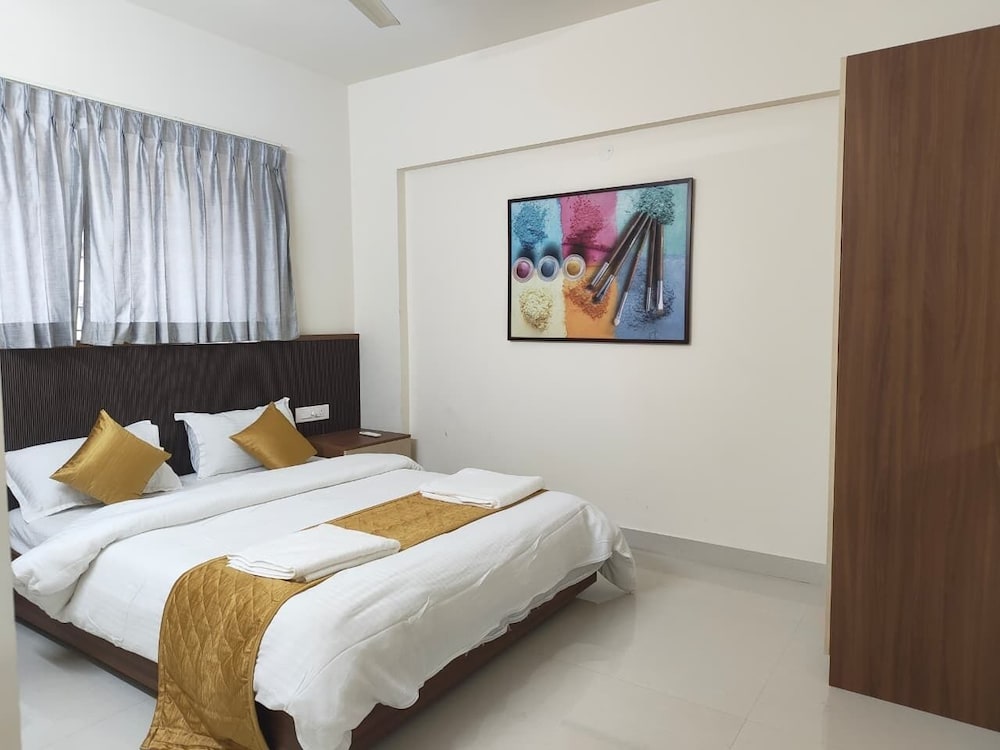 Crown regency in Mangalore, India