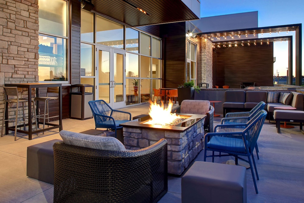 Hilton Garden Inn Cedar Rapids - photo 58