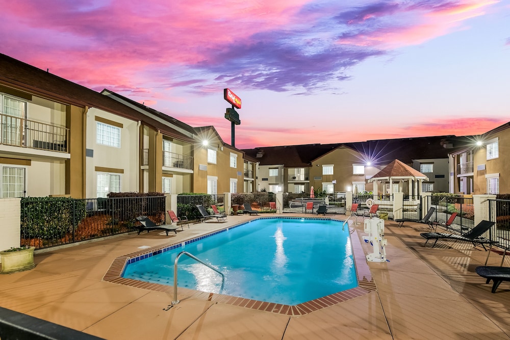 Red Roof Inn PLUS & Suites Knoxville West Cedar Bluff - featured photo