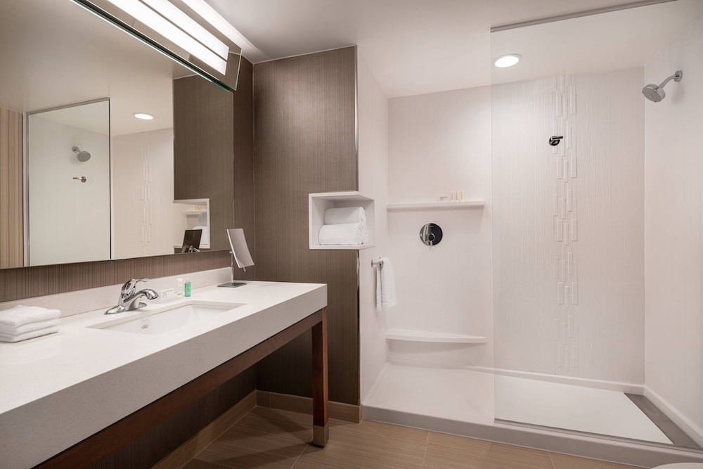 Courtyard by Marriott Petaluma Sonoma County - photo 20