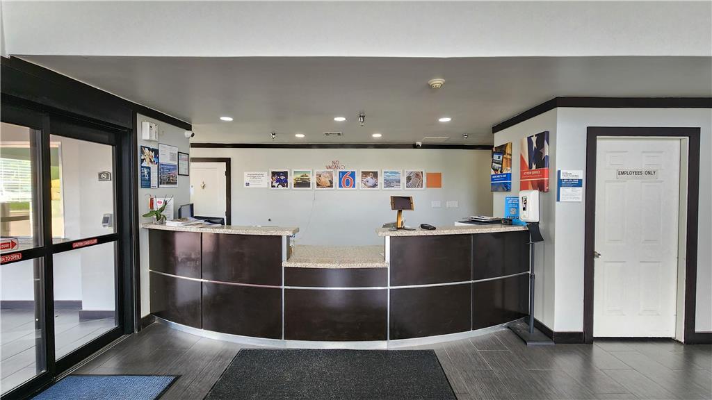 Motel 6 Ennis TX - photo 14